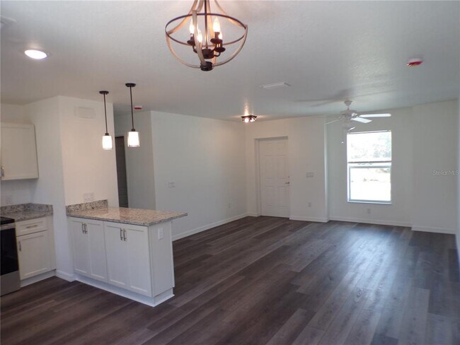 Building Photo - 29401 Goodhue St