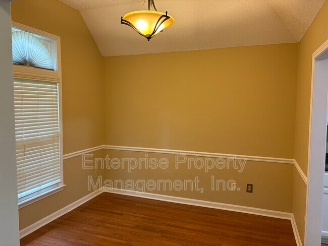 Building Photo - 7028 Boxborough Cove