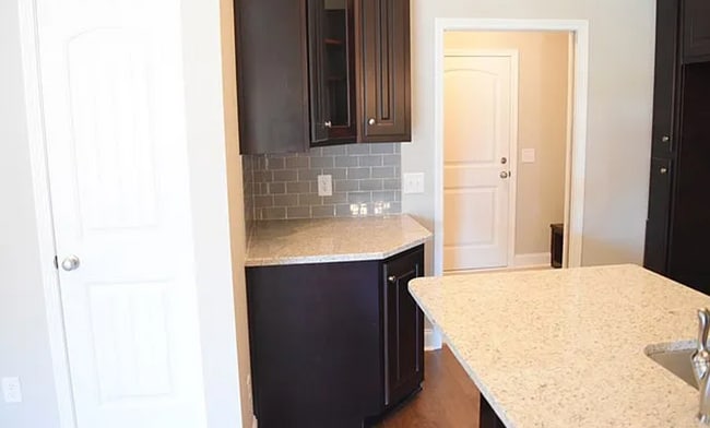 Building Photo - 10 Ivy Cross