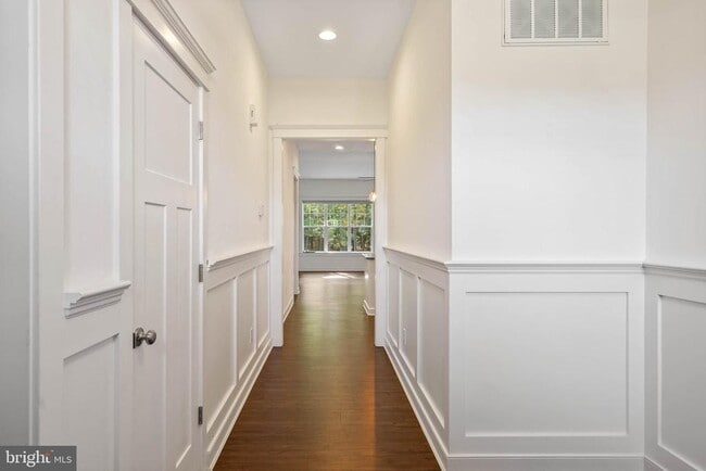 Building Photo - 22395 Arbor Cir