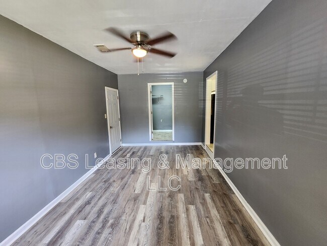 Building Photo - 1406 Jackson Dr