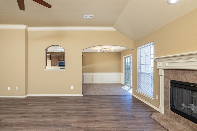 Building Photo - 515 Liem Cir