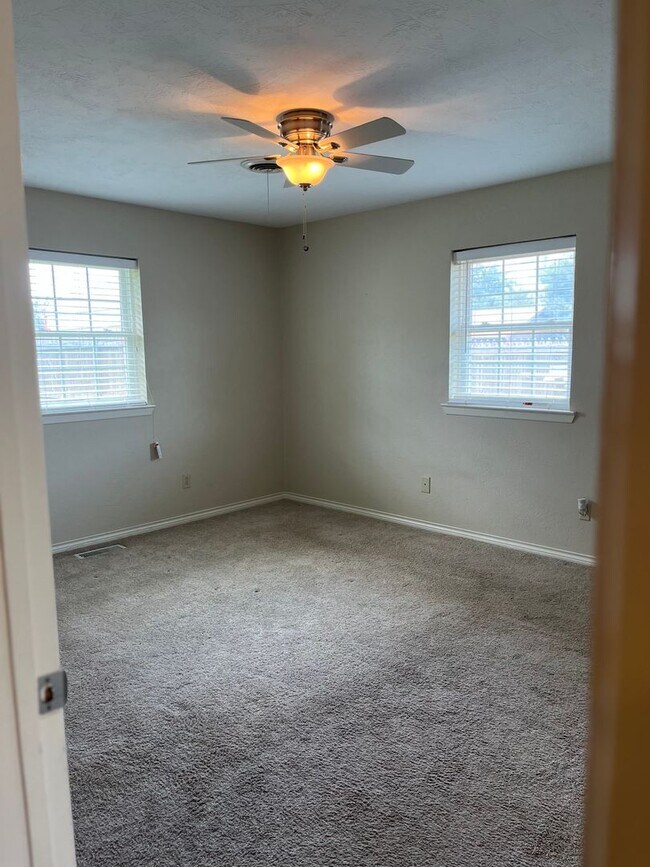 Building Photo - Located close to Bonham Middle School 3/2/2