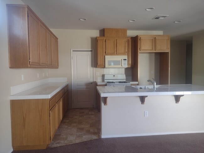 Building Photo - 8256 Triplett Ln