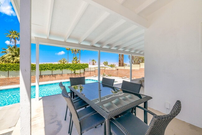 Building Photo - 38951 Bel Air Dr