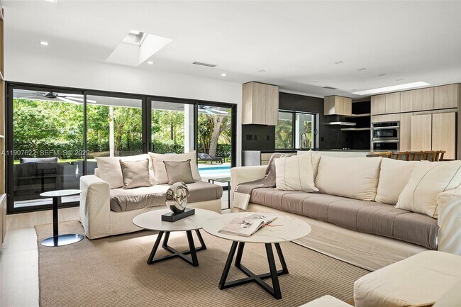 Building Photo - 15121 SW 69th Ct