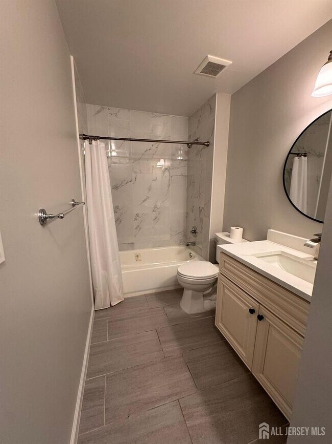 Building Photo - 815 Aspen Dr