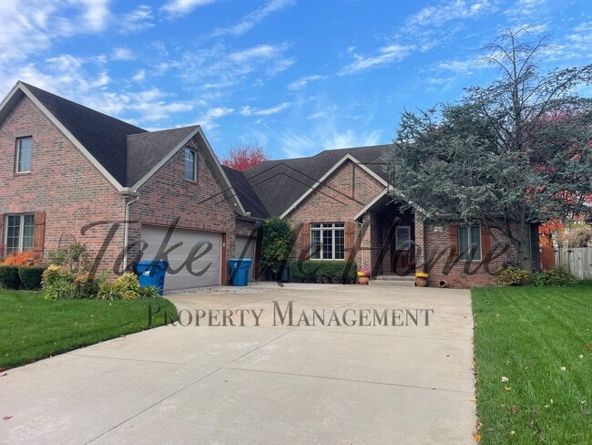 Building Photo - 4 Bedroom Home in Kickapoo District!