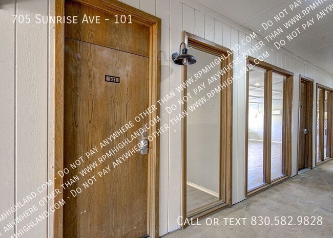 Building Photo - 705 Sunrise Ave