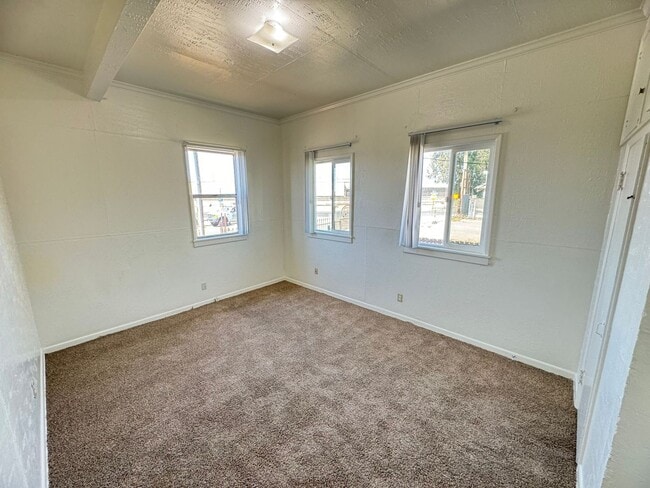 Building Photo - 1361-1371 Paso Robles St.