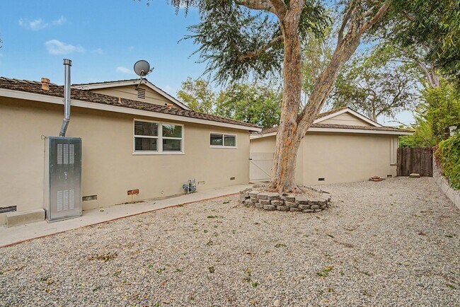 Building Photo - Rolling Hills Ranch House — Updated 3BR Home on a Massive Lot