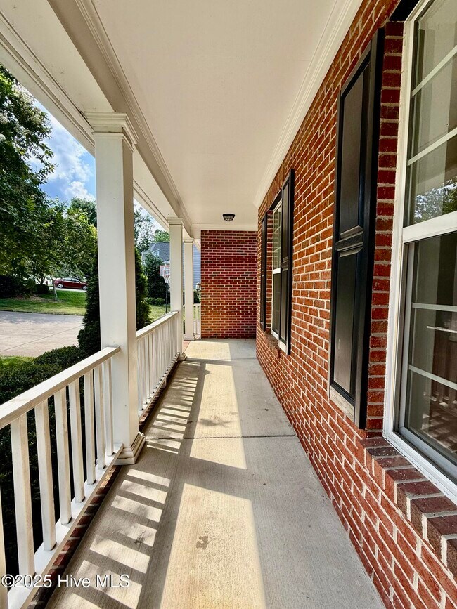 Building Photo - 410 Harkness Cir
