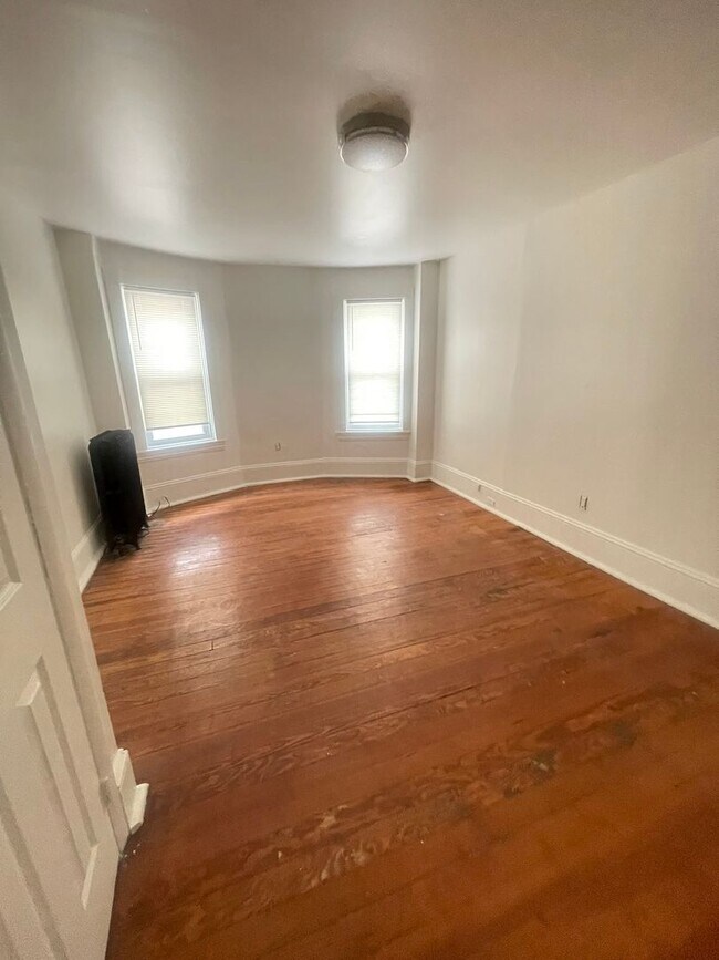 Building Photo - 204 S Ann St