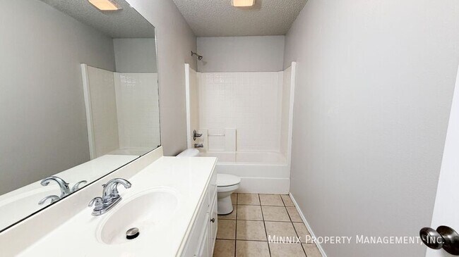 Building Photo - 9702 Ave. U-B