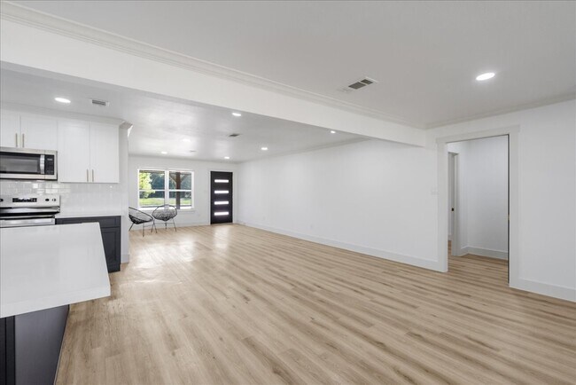 Building Photo - 5219 Cosby St