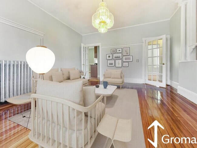 Building Photo - 110 Howland St