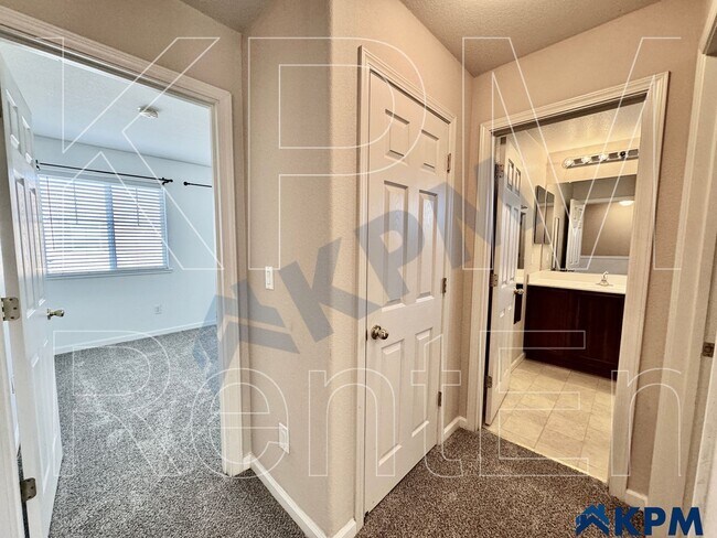 Building Photo - 1504 Cat Tail Dr