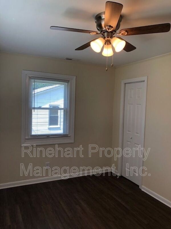 Building Photo - 1406 Edgewood Dr