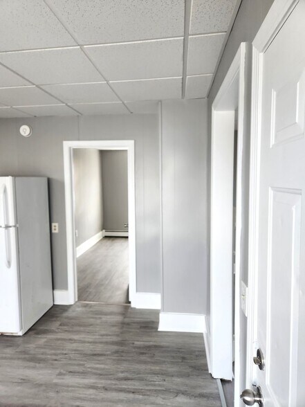 Building Photo - 22-24 Lawn Avenue - Unit #2F