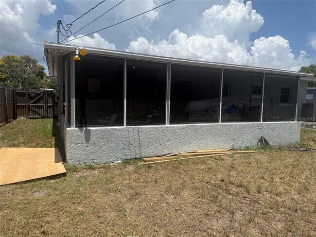 Building Photo - 8916 Narcissus Ave