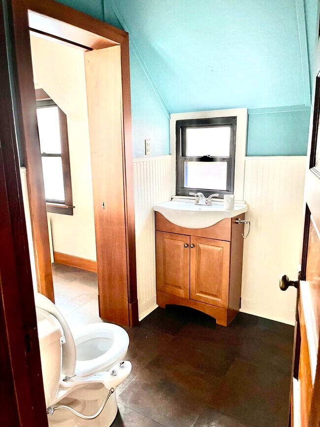 Building Photo - 219 Main St