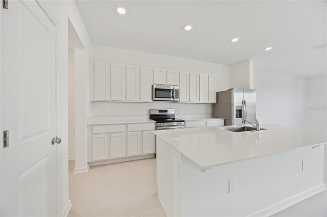 Building Photo - 2831 Maloof Dr