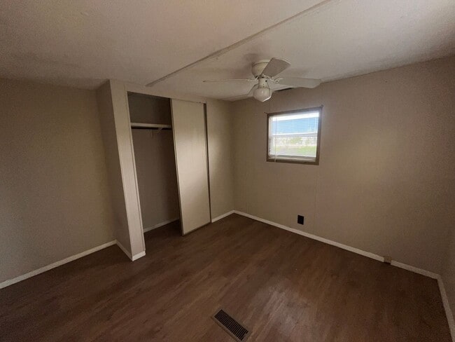 Building Photo - 7709 Brentwood Dr