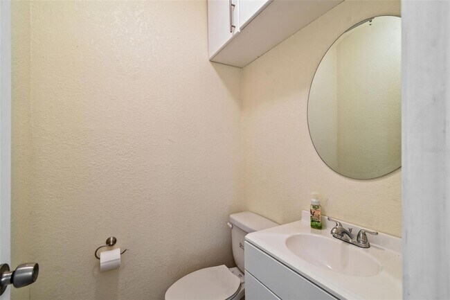 Building Photo - 4802 W Longfellow Ave