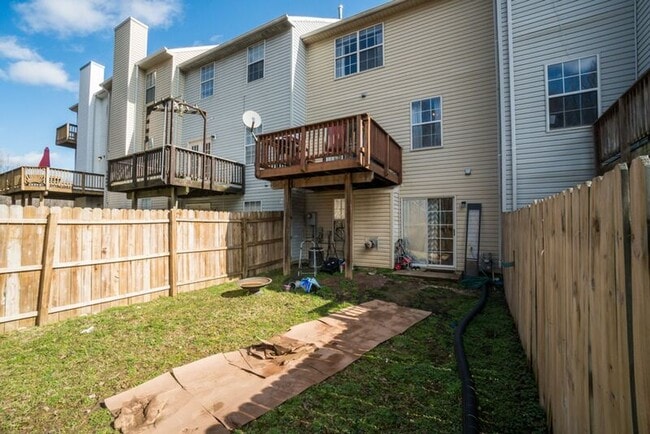 Building Photo - 206 Dundee Pl