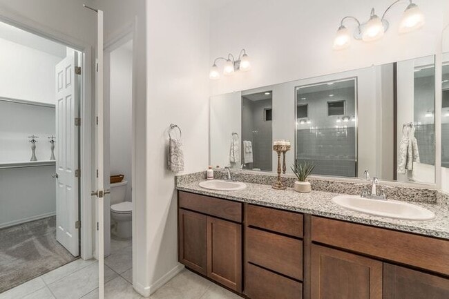 Building Photo - Beautiful home in Gated Dove Mountain Comm...