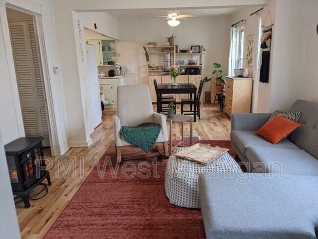 Building Photo - 103 Fitzhugh Ave SE