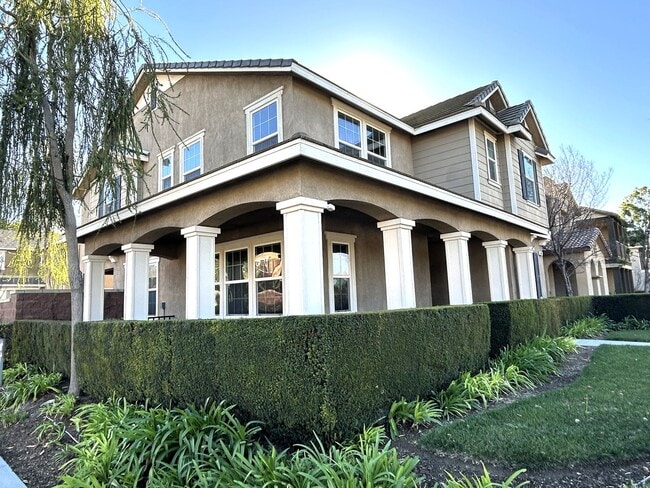 Building Photo - NATURE TRAIL CHINO  (5 BED, 2.5 BATH)