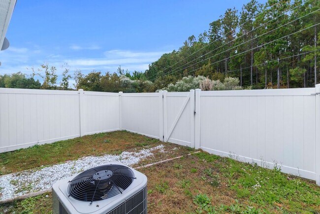 Building Photo - 131 Glen Cannon Drive