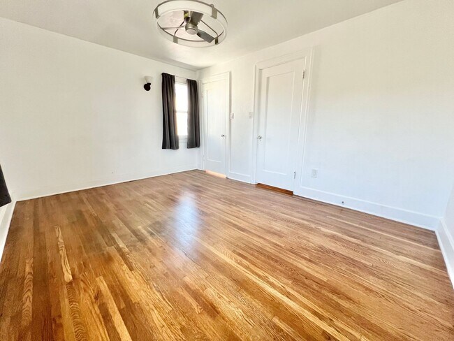 Building Photo - 45 65th Pl