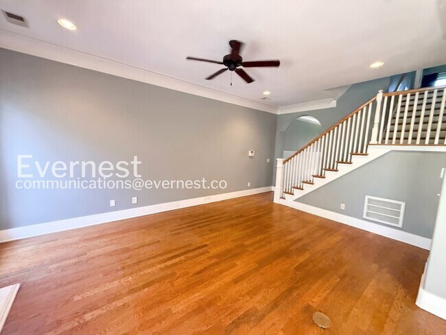 Building Photo - Comfort Meets Modern Convenience with Fireplace / 3 Beds & 2.5 Bath / Available Now