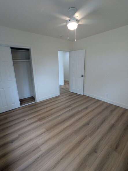 Building Photo - 613 Illinois Ct