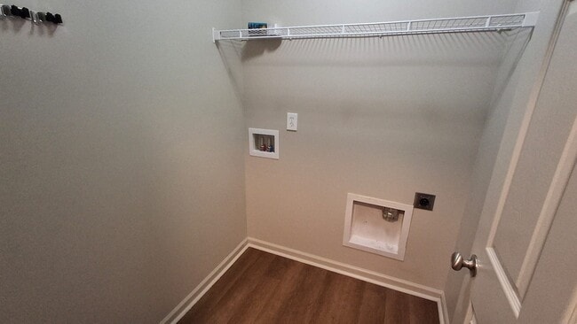 Building Photo - 2616 Slate Dr SW