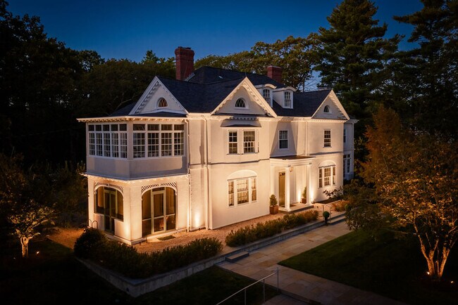 Building Photo - 427 Westfield St