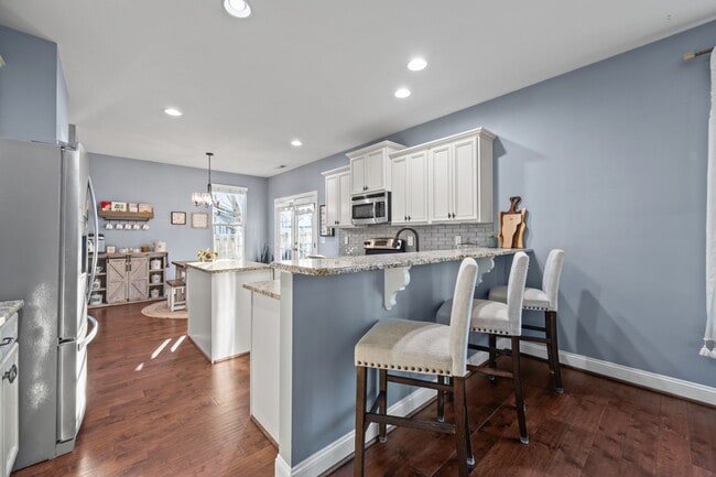 Building Photo - 115 Hampton Dr