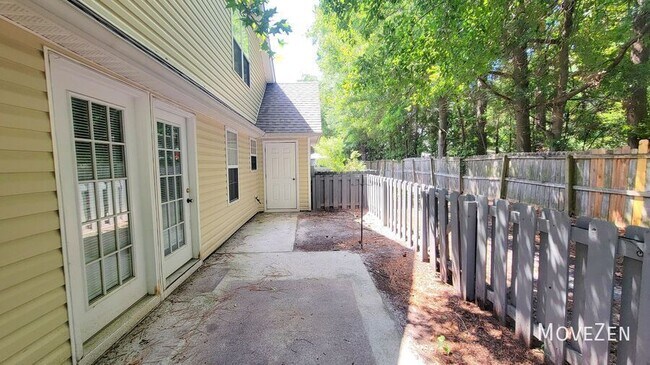 Building Photo - 319 St Rosea Rd