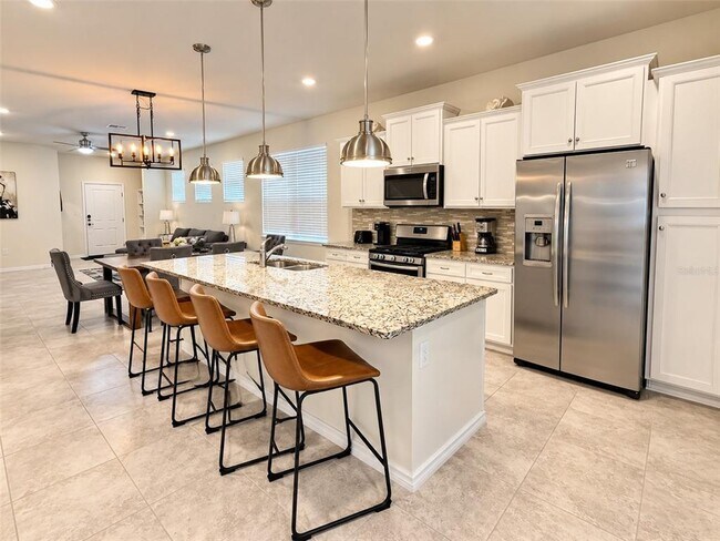 Building Photo - 7328 Oakmoss Loop