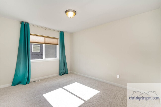 Building Photo - 24220 SE 258th Way