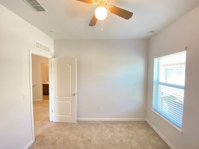 Building Photo - 6558 S Goldenrod Rd