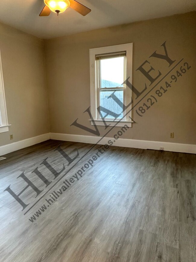 Building Photo - Two Bedroom Home - East