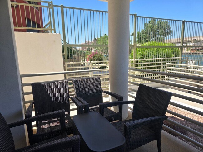 Building Photo - VACATION RENTAL - Condo on the River