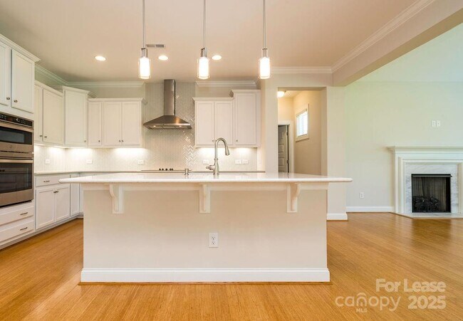 Building Photo - 6607 Wildbrook Dr