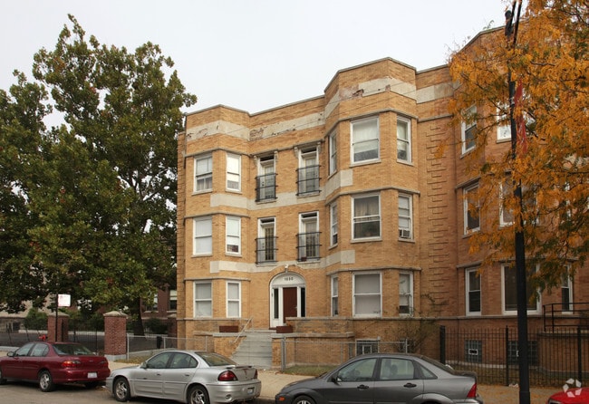Building Photo - 1030 E 47th St