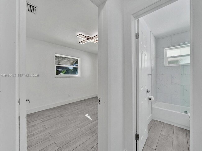 Building Photo - 2446 Fillmore St