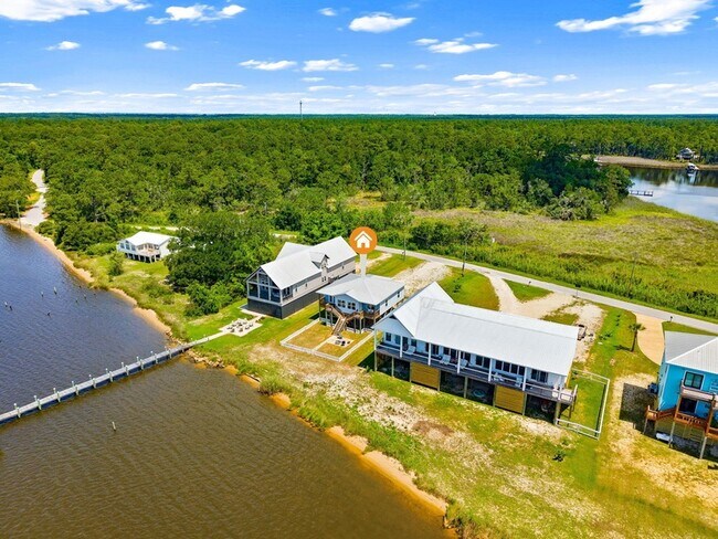Building Photo - 486 Beatrice Point Rd