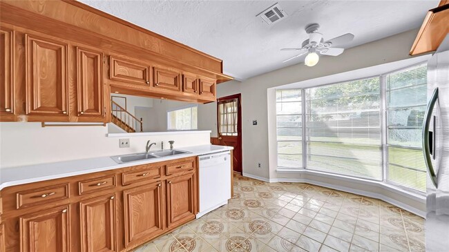 Building Photo - 737 E Brown Ln